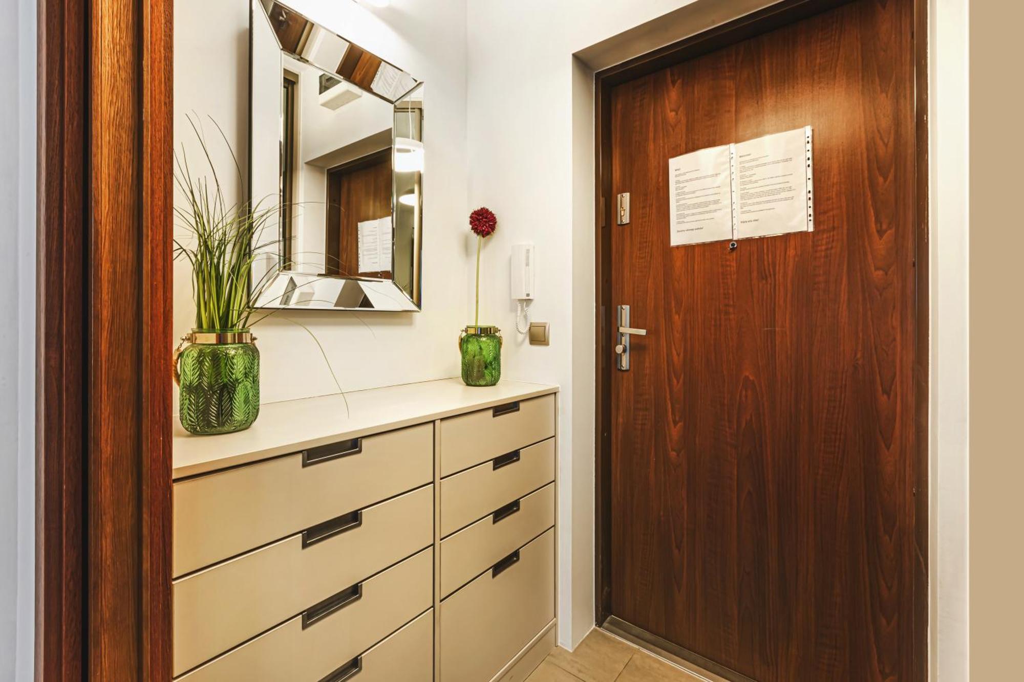 Apartament Z Jacuzzi Parking Balkon 2 Sypialnie Wroclaw Exterior photo
